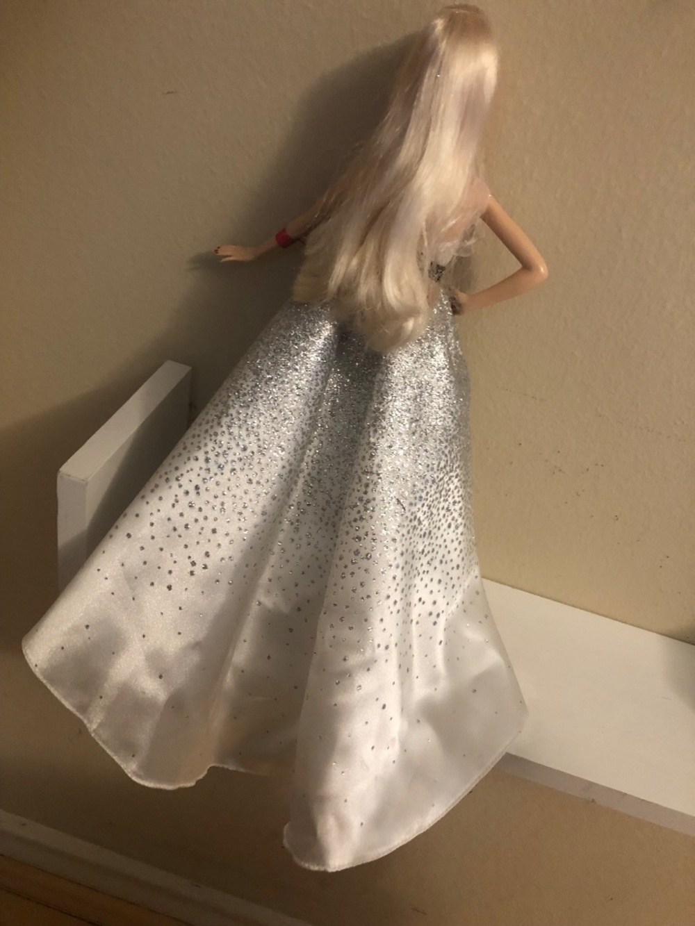 Beautiful Barbie 60th Anniversary Doll! - Picture 3 of 6